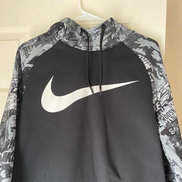 Black Nike Dri-fit Hoodie - Picture 1 of 2